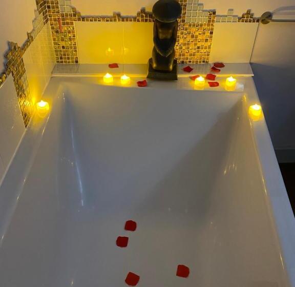 اتاق استاندارد, Loverdose Cocon
