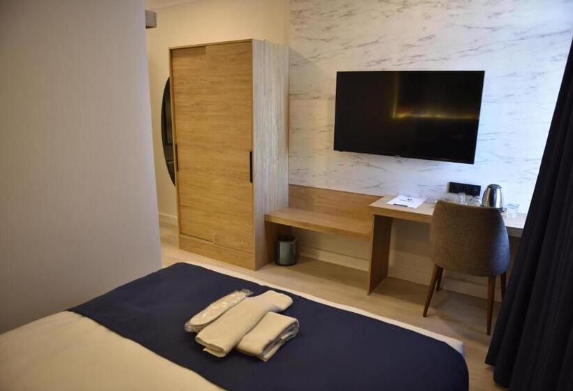 Номер Стандарт Вид на Море с Балконом, Bella Otel Mudanya
