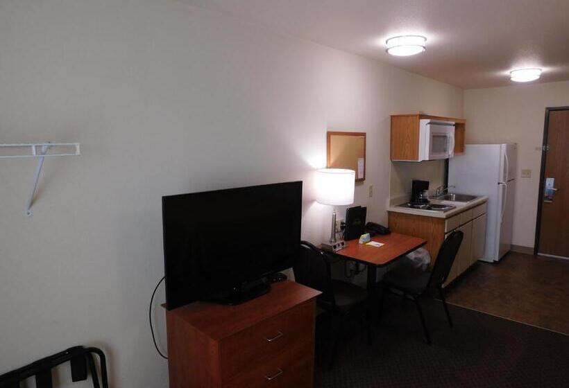 Номер Deluxe Адаптированный для Инвалидов, Days Inn & Suites By Wyndham Rochester South