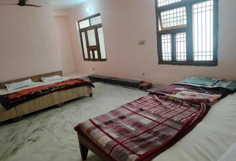 Quarto Familiar, Shubhadra Guest House