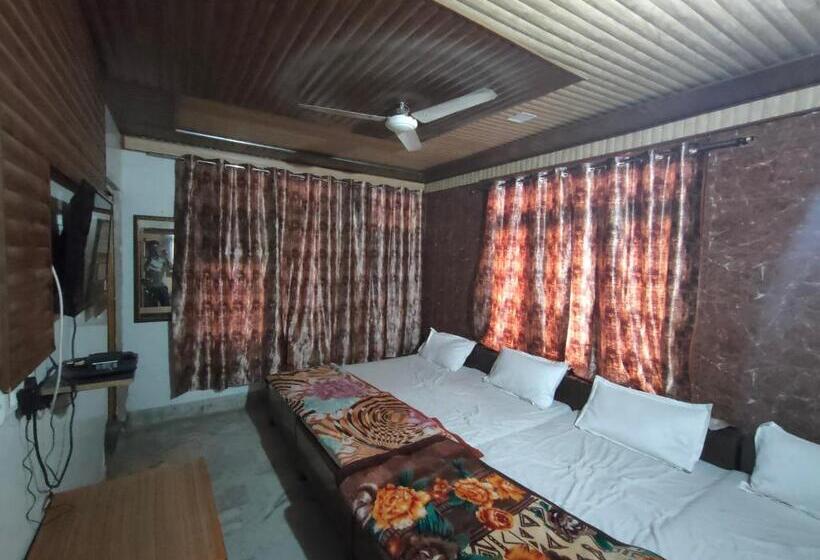 Quarto Superior Quádruplo, Shubhadra Guest House