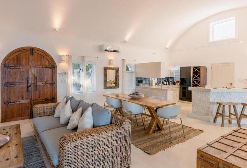 ویلای 2 خوابه, Villa Santorini