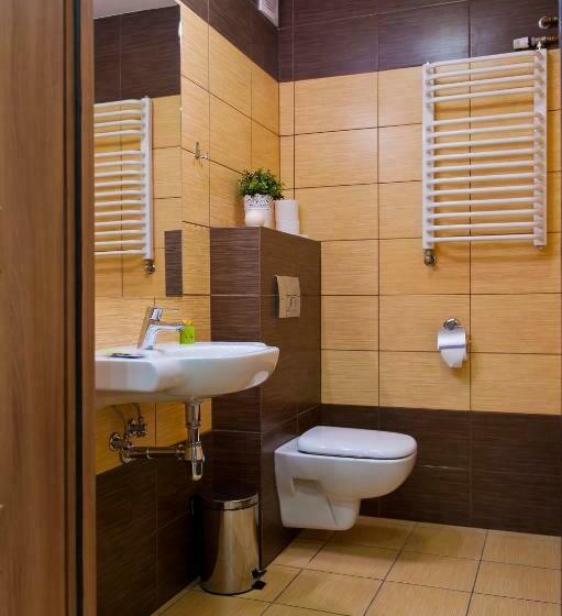 Quarto Triplo Estandar com Sacada, Podium