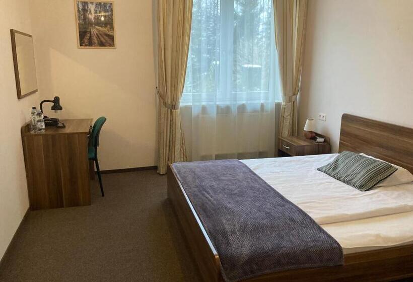 Quarto Estandar, Solec