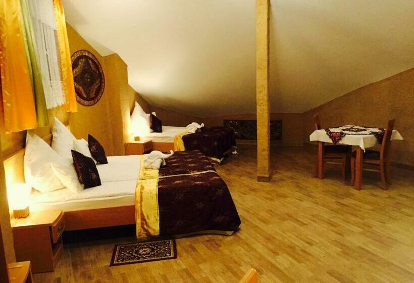 Номер Стандарт Трехместный, Solinianka Villas & Spa