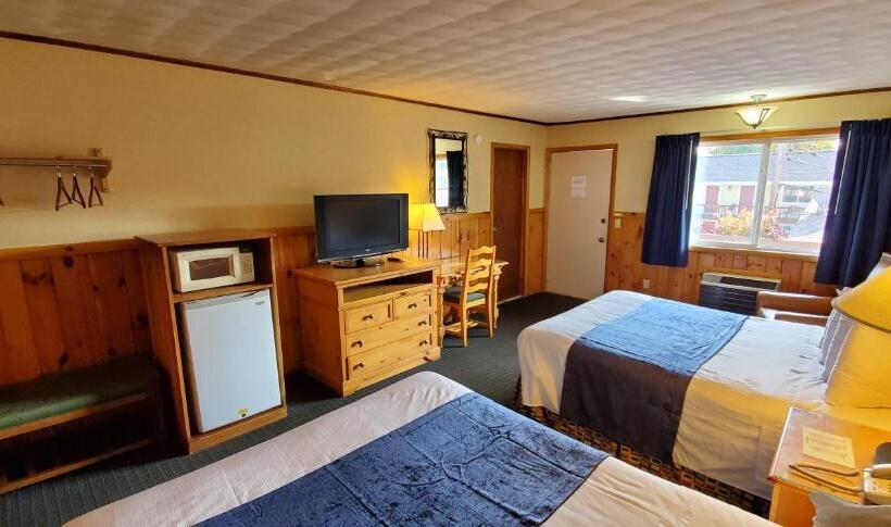 Номер Deluxe, The Lake Motel