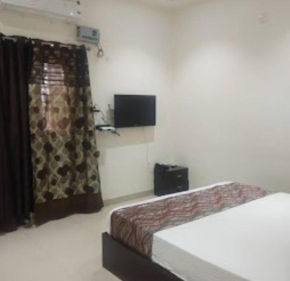 Номер Deluxe, Anamsa Residency Vrindavan