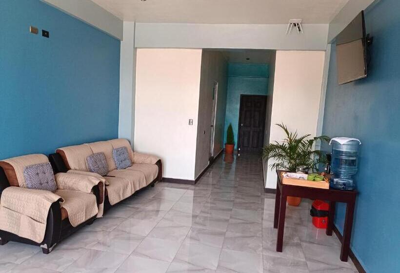 اتاق لوکس با چشم‌انداز شهر, Casa Chikuwa