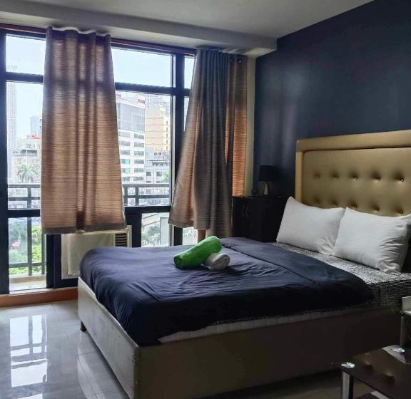 استودیوی استاندارد, The Gramercy Makati