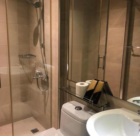 استودیوی استاندارد, The Gramercy Makati