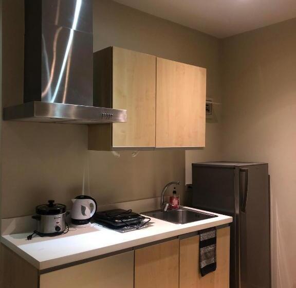 استودیوی استاندارد, The Gramercy Makati
