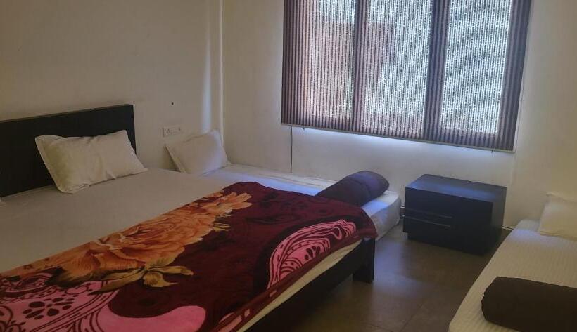 اتاق خانوادگی با چشمانداز کوه, Hostel Jerusalem Kodaikanal