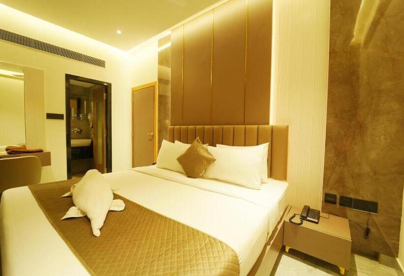 标准间, Yuvraj Le Royale