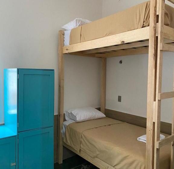 スタンダードトリプルルーム, Hostal Doña Cuca