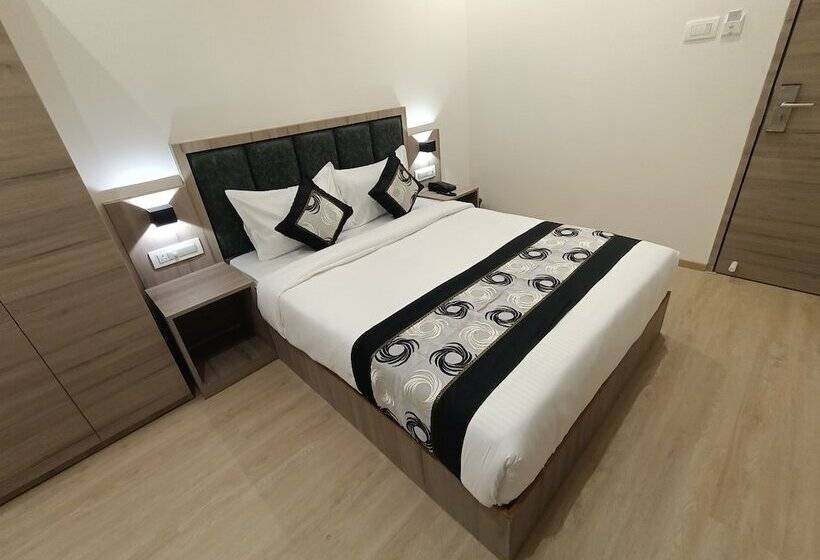 اتاق لوکس, Beverly Palace Santacruz   Near Bkc   Mumbai Airport T1