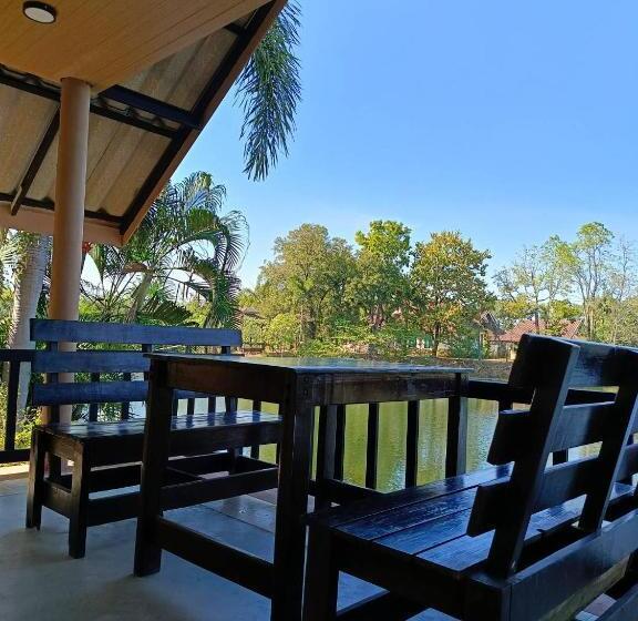 Номер Deluxe с Балконом, Khao Yai Lake Hill Resort เขาใหญ่เลค ฮิลล์ รีสอร์ท