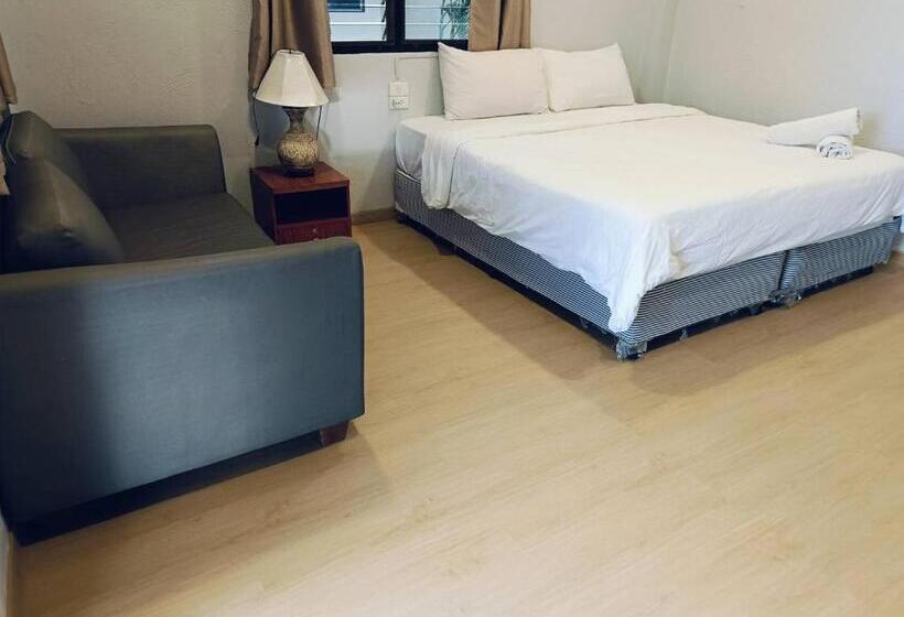 Номер Deluxe с Балконом, Khao Yai Lake Hill Resort เขาใหญ่เลค ฮิลล์ รีสอร์ท