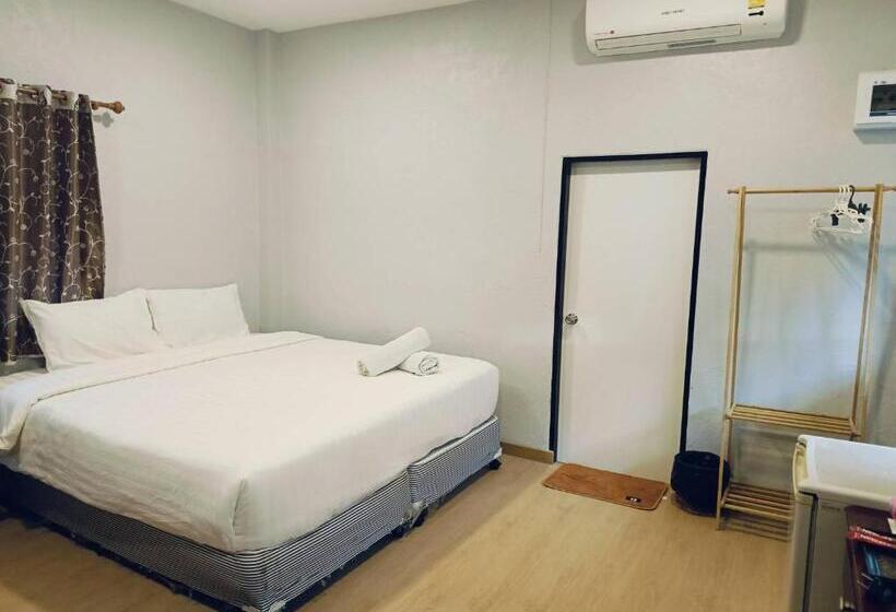 Номер Deluxe с Балконом, Khao Yai Lake Hill Resort เขาใหญ่เลค ฮิลล์ รีสอร์ท