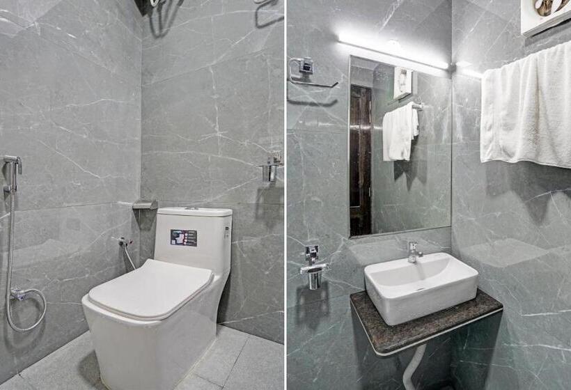 اتاق کلاسیک سه تخته, Oyo The Grand Rediance