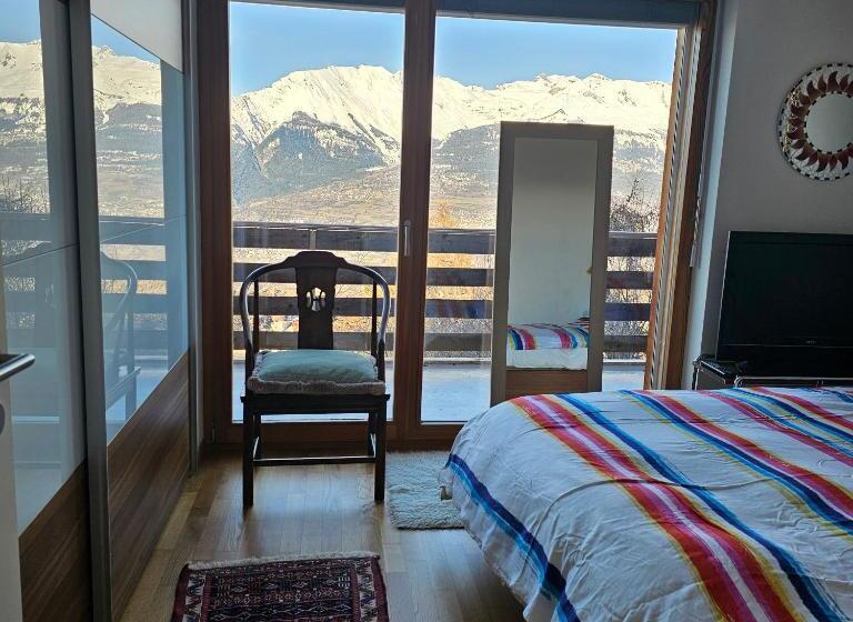 스탠다드 룸 킹사이즈 침대, Appartement Meublé à Louer à Nax