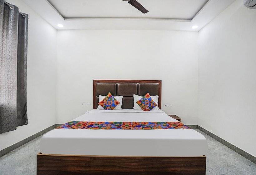 Номер Deluxe, Fabhotel Akash Inn