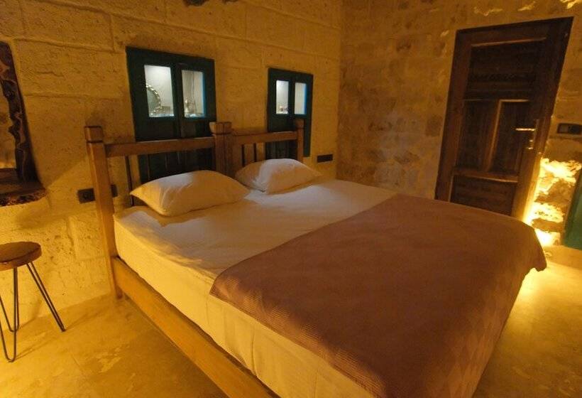 Номер Стандарт, Euphoria Cave House