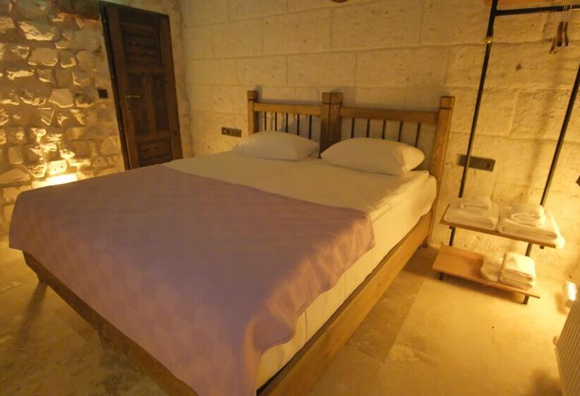 Номер Стандарт, Euphoria Cave House