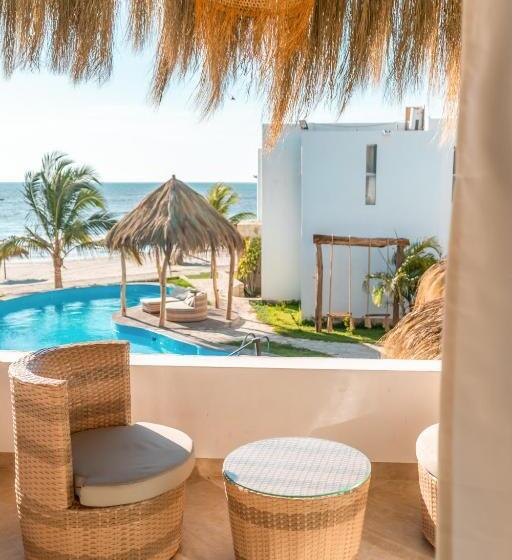 اتاق استاندارد سه تخته با چشم‌انداز استخر, Beso De Sal Resort