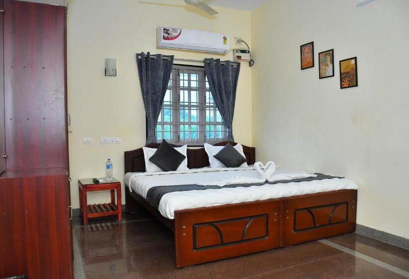 Quarto Estandar, Revive Inn Pondy   Rooms & Villa