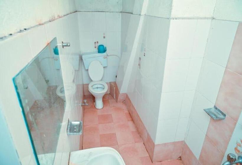 Номер Deluxe, Sailabala Guest House Bhadrak