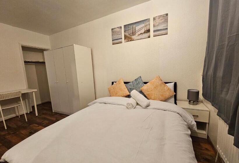 غرفة قياسية, Spitalfields Rooms