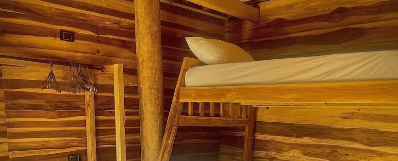 تختخواب در اتاق مشترک, Hostal Mocambo Beach