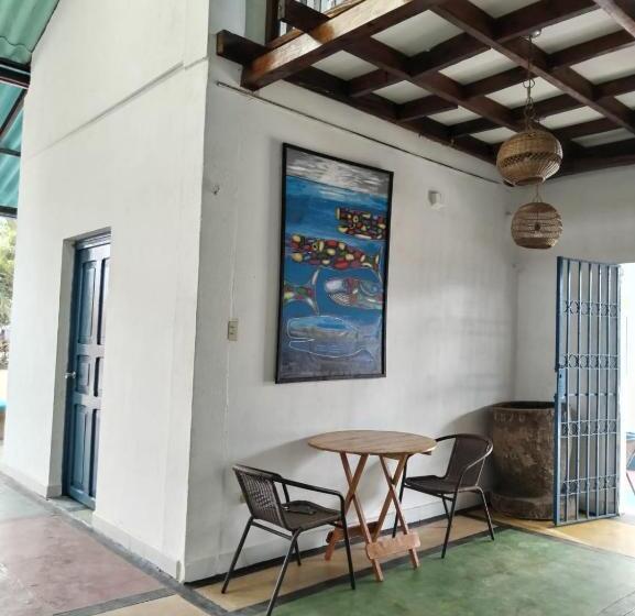 اتاق استاندارد با سرویس بهداشتی مشترک, Chilamar Surf Lodge