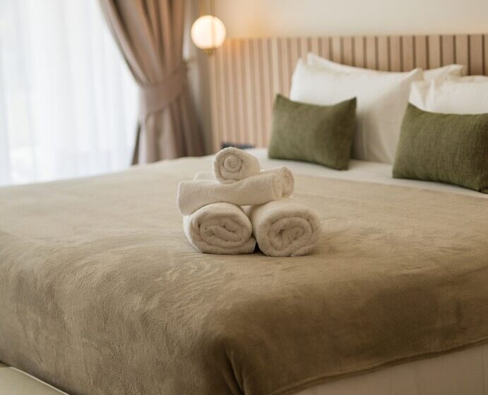 Номер Deluxe Вид на Бассейн, Niranapa Boutique Resort