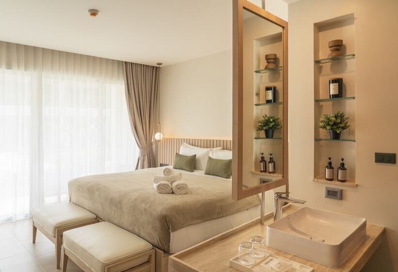 Номер Deluxe Вид на Бассейн, Niranapa Boutique Resort