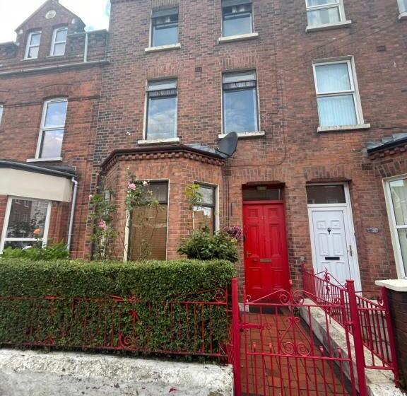 חדר סטנדרט, House In Antrim Road