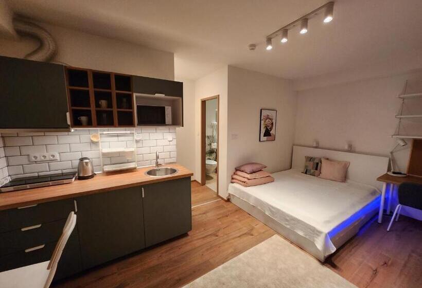 آپارتمان 1 خوابه, Apartman 18