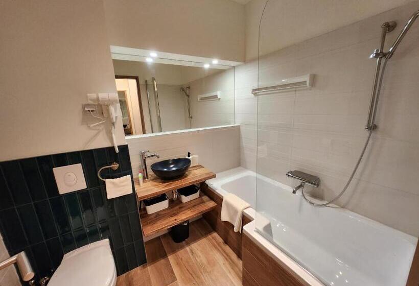 آپارتمان 1 خوابه, Apartman 18
