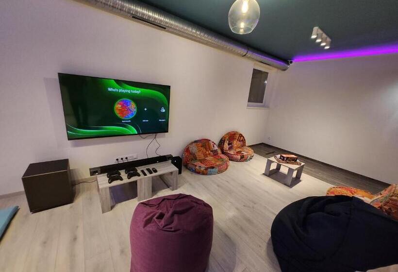 آپارتمان 1 خوابه, Apartman 18