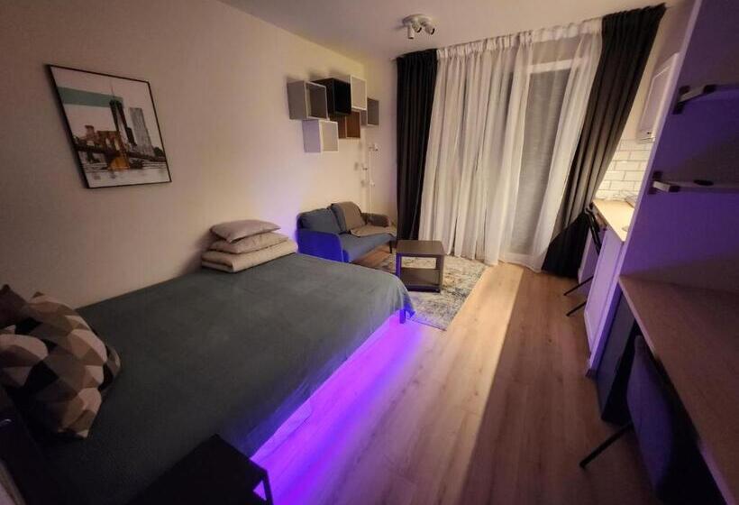 آپارتمان 1 خوابه, Apartman 18
