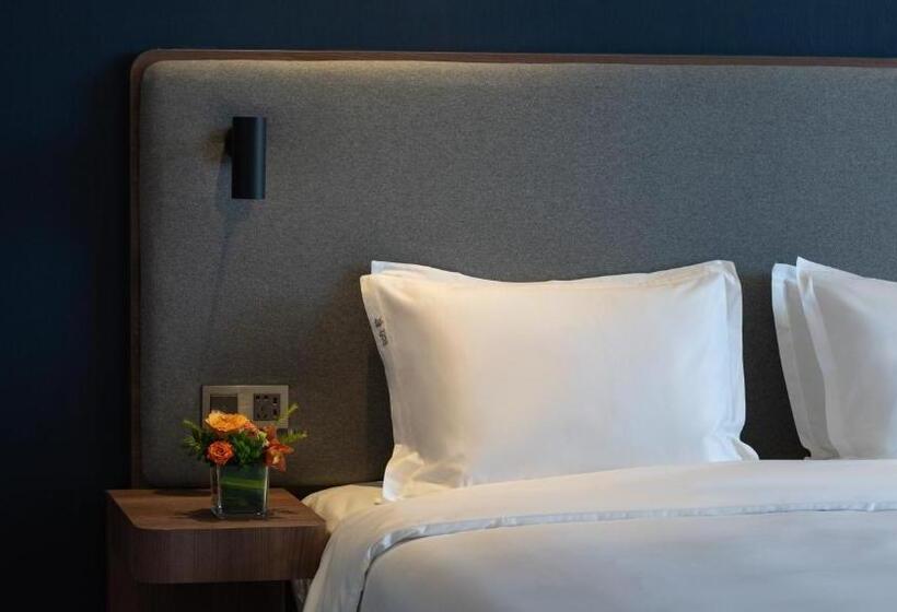 带大床的标准间, Holiday Inn Express Weifang City Center, An Ihg
