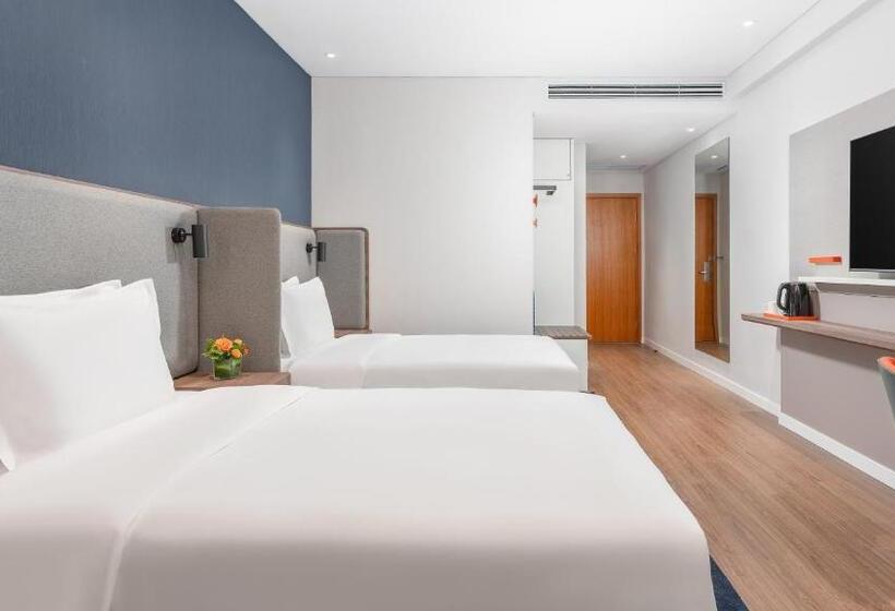 Номер Стандарт Вид на Реку, Holiday Inn Express Weifang City Center, An Ihg