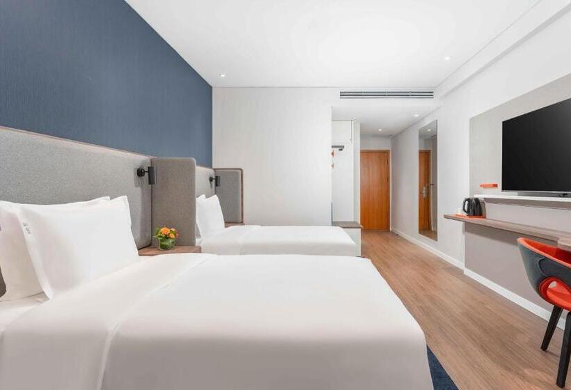 Номер Стандарт Вид на Реку, Holiday Inn Express Weifang City Center, An Ihg