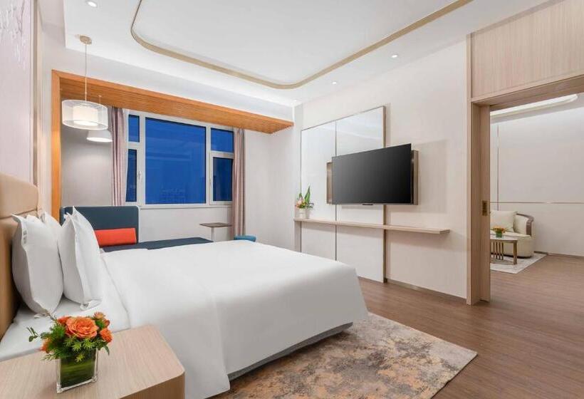 Люкс Кровать Кинг, Holiday Inn Express Weifang City Center, An Ihg
