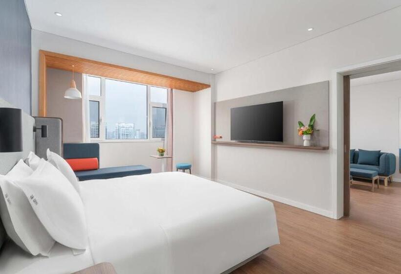 Люкс Кровать Кинг, Holiday Inn Express Weifang City Center, An Ihg