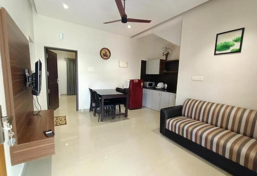 Семейный Номер, Stayberries Hornbill Villa Athirappilly