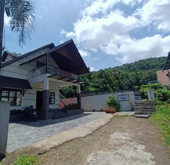 Семейный Номер, Stayberries Hornbill Villa Athirappilly