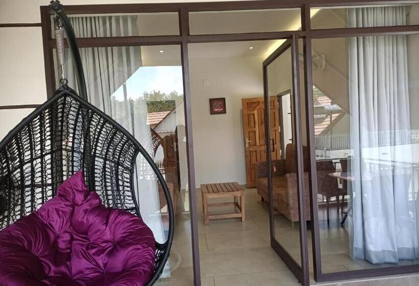 Семейное Бунгало, Stayberries Hornbill Villa Athirappilly