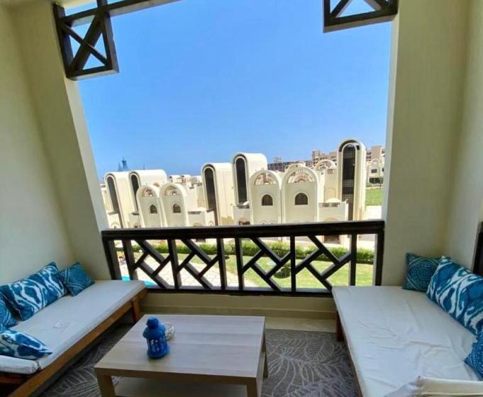 استودیوی استاندارد با چشم‌انداز دریا, Luxury Beachfront Studio  Foreign Nationals Only