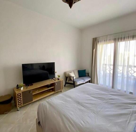 استودیوی استاندارد با چشم‌انداز دریا, Luxury Beachfront Studio  Foreign Nationals Only
